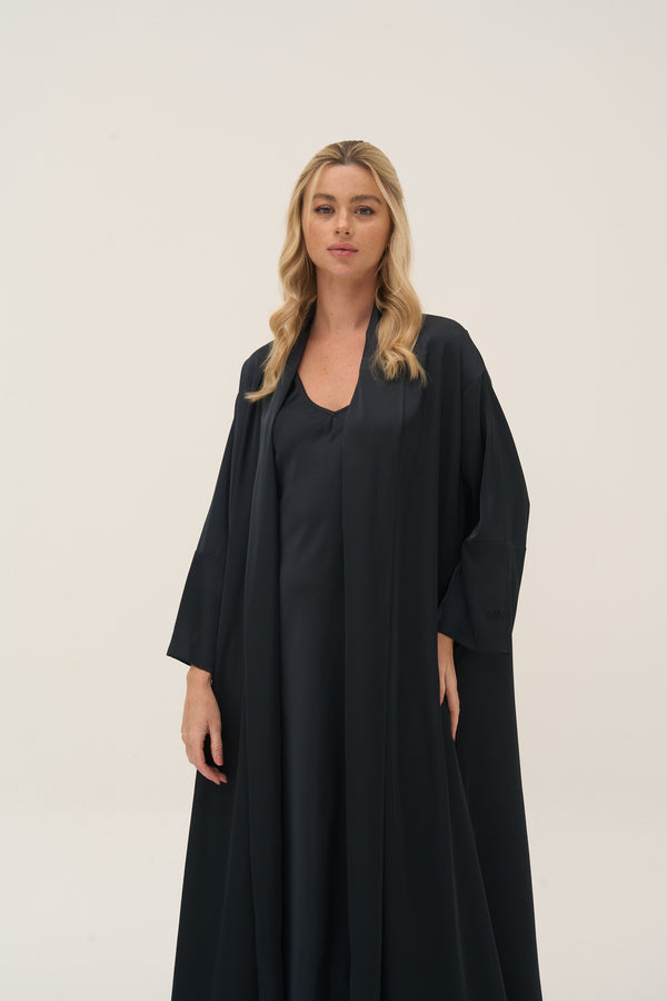 Éternelle Silk Abaya Black